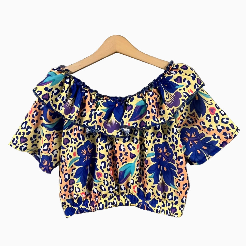 People top jungle print con scollo a barchetta e volant bambina