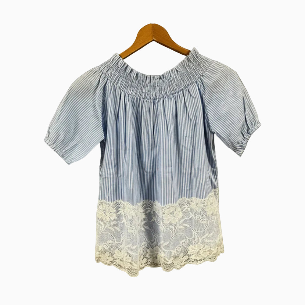 Fun & Fun blusa a righe azzurre e bianche con pizzo e scollo arricciato bambina - Abbigliamento bambini firmato | CDifferent Outlet
