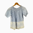 Fun & Fun blusa a righe azzurre e bianche con pizzo e scollo arricciato bambina - Abbigliamento bambini firmato | CDifferent Outlet
