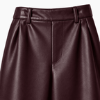 Dettaglio vita pantalone ecopelle viola passanti cintura cuciture