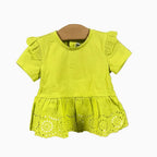 Mayoral t-shirt neonata giallo lime con volant e dettagli in sangallo - Abbigliamento bambini firmato | CDifferent Outlet