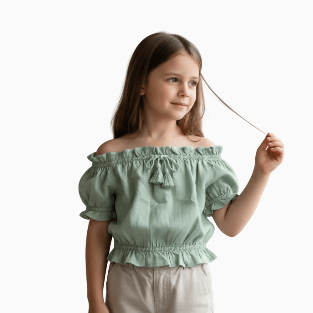 Mayoral top bambina verde salvia con laccetto e nappa